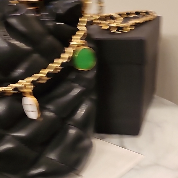 NWOT Chanel Beauty Black Quilted Shoulder Bag with Gold Chain - Picture 6 of 13